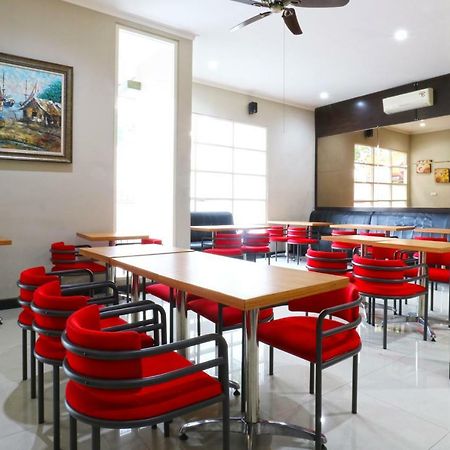 Chiaro Hotel Syariah Sidoarjo Εξωτερικό φωτογραφία