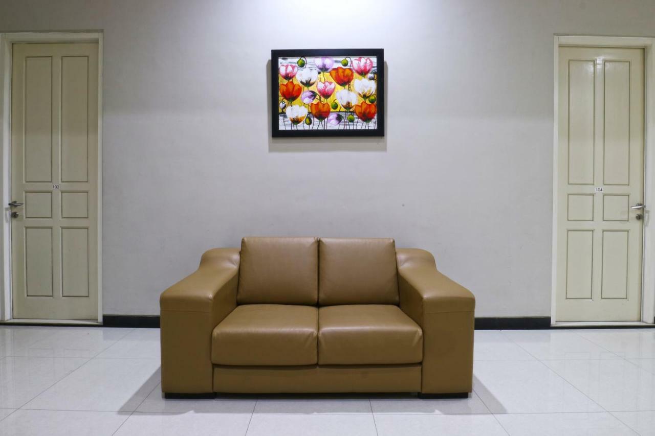 Chiaro Hotel Syariah Sidoarjo Εξωτερικό φωτογραφία