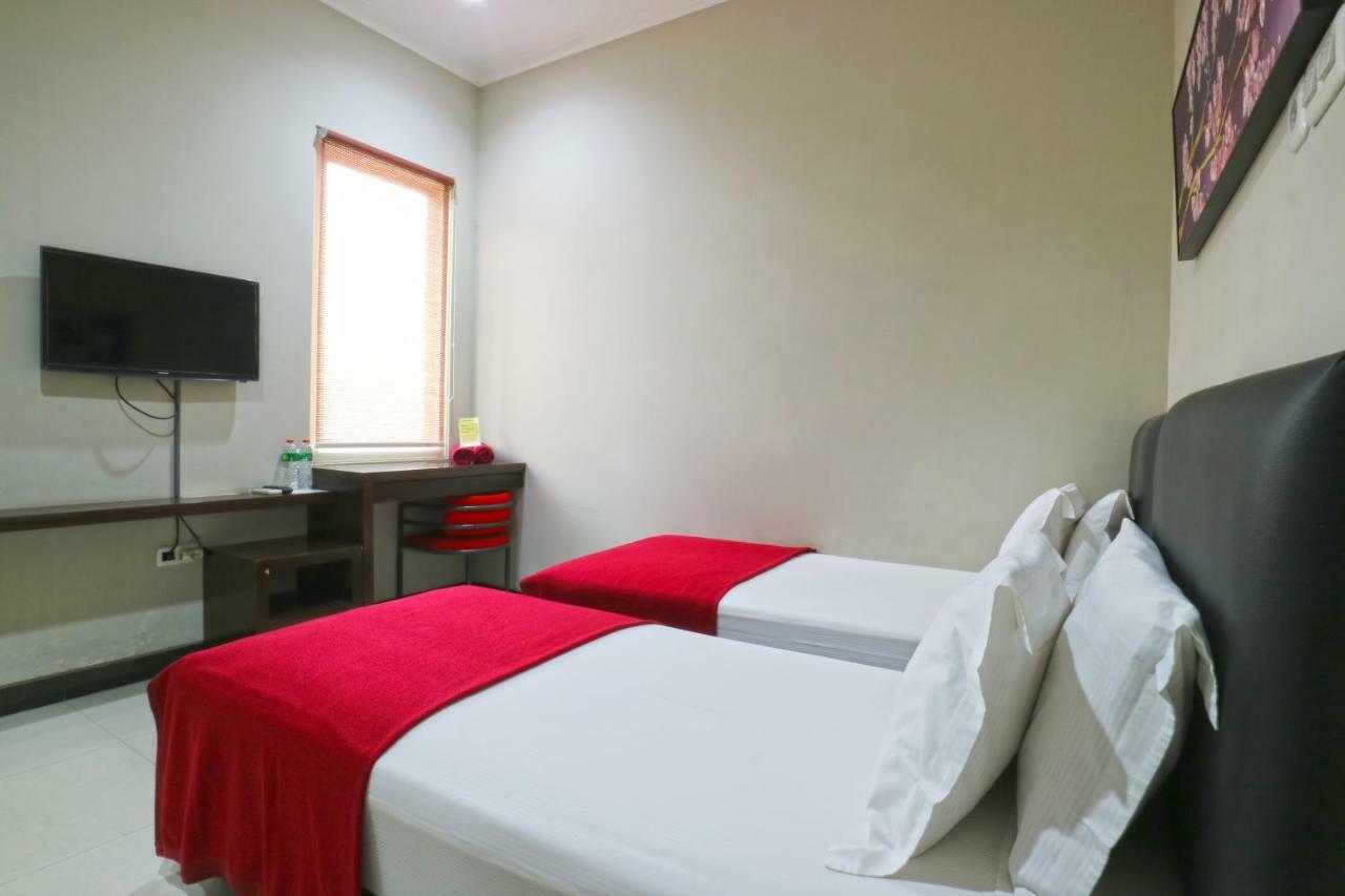 Chiaro Hotel Syariah Sidoarjo Εξωτερικό φωτογραφία