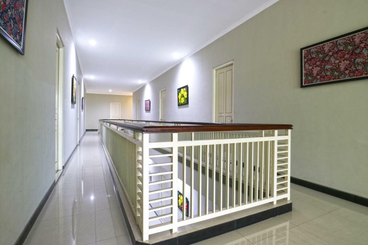 Chiaro Hotel Syariah Sidoarjo Εξωτερικό φωτογραφία